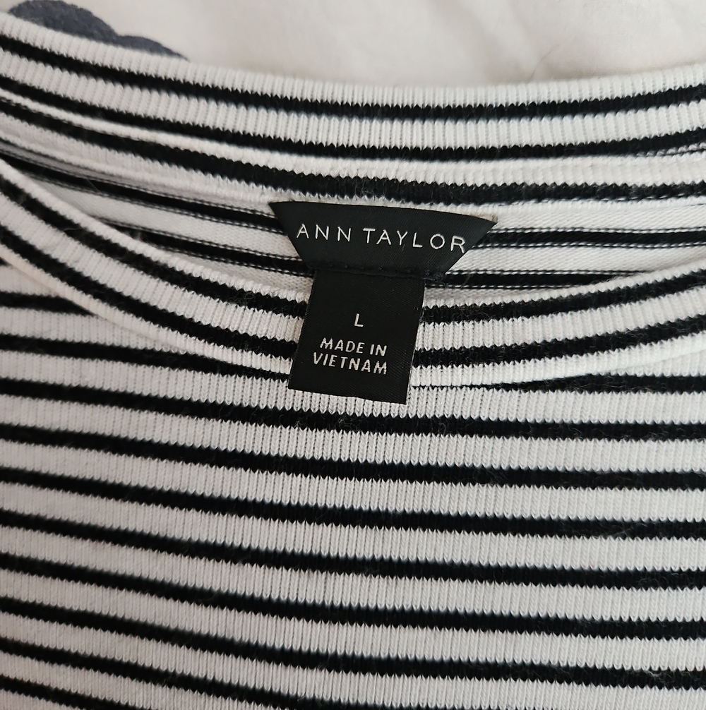 Ann Taylor Black and White Striped Short Sleeve Top